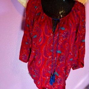 Medium Umgee top with fantastic colors!